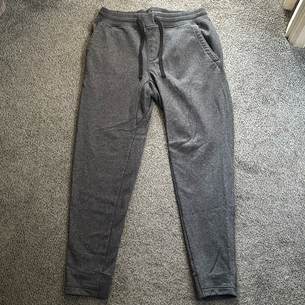 Banana Republic jogger pants 
Fit size 30,32-30 great !